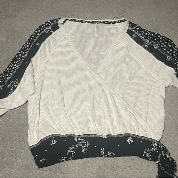 Free People Auxton thermal wrap top size medium VGUC - Picture 3 of 10